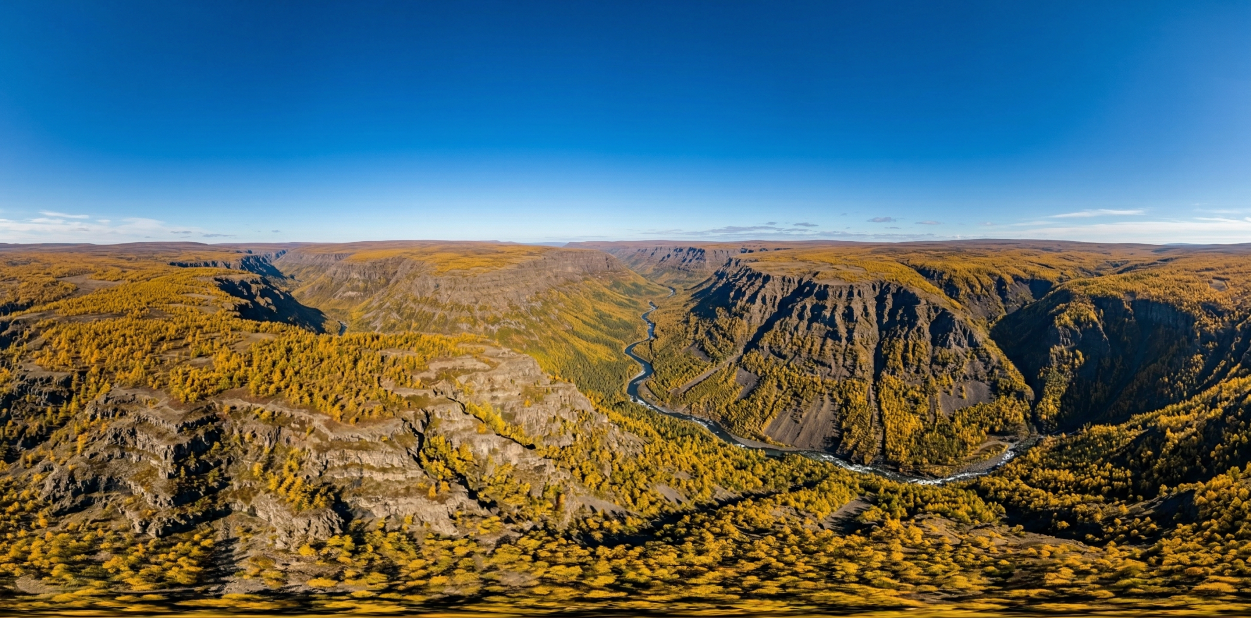 普托拉纳平原玄武岩峡谷秋色全景